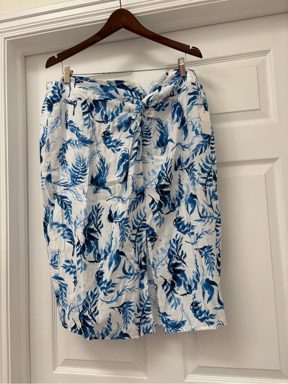 NWT Mexx White Midi Skirt with Blue Leaf Print and Tie Waist